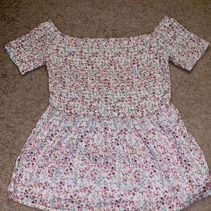 Women’s short sleeved floral top